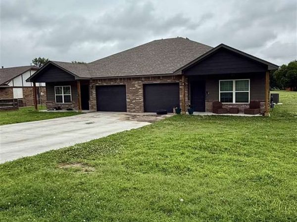324-326 Vinnadge Avenue, Blackwell, OK 74631