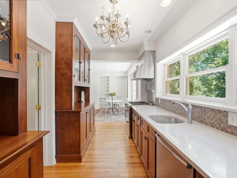407 Lafayette Avenue, Cincinnati, OH 45220 Photo 12