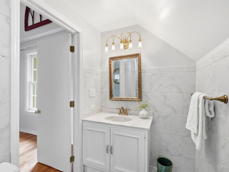 407 Lafayette Avenue, Cincinnati, OH 45220 Photo 37