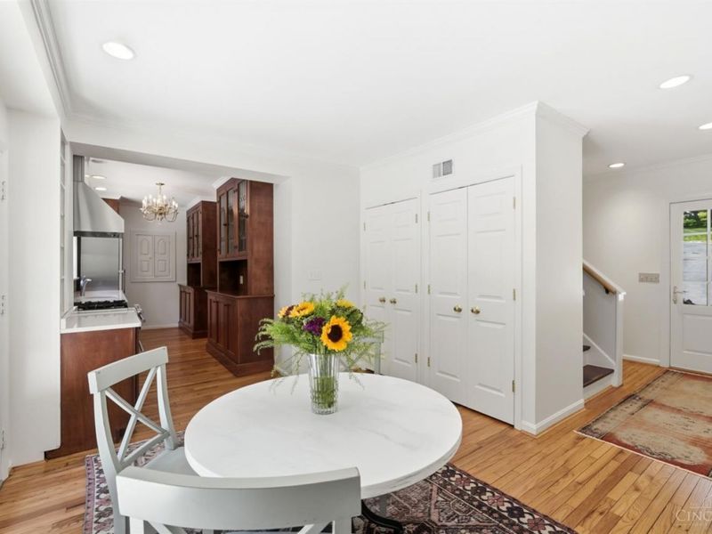 407 Lafayette Avenue, Cincinnati, OH 45220 Photo 7