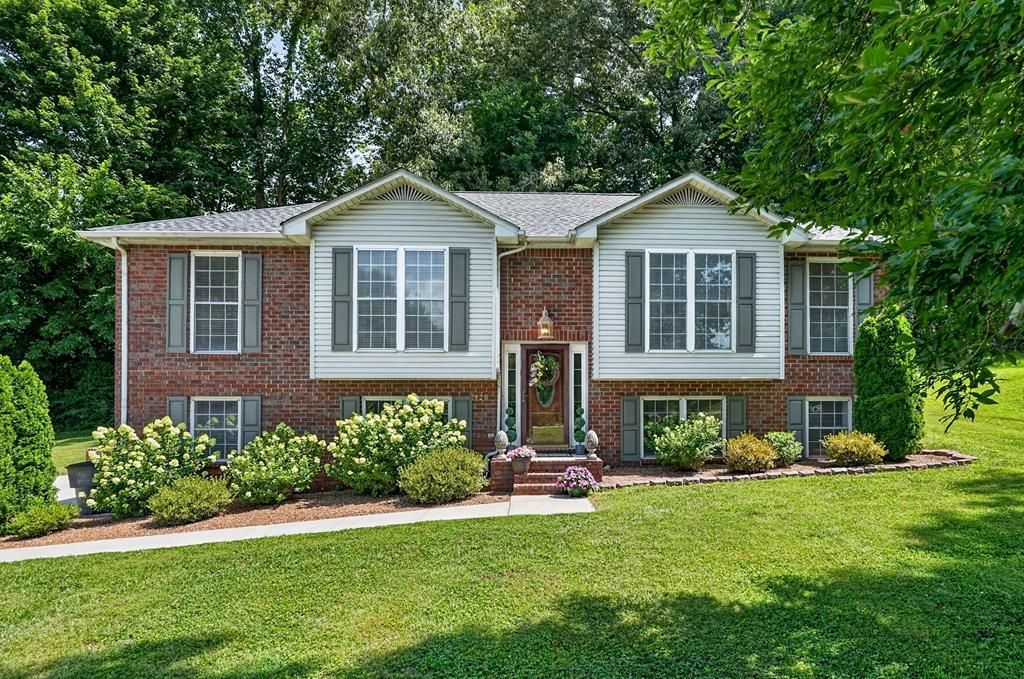 1920 Bay View Dr, Cookeville, TN 38506 Main Photo