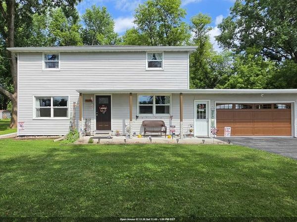4020 N BALLARD ROAD, Appleton, WI 54913