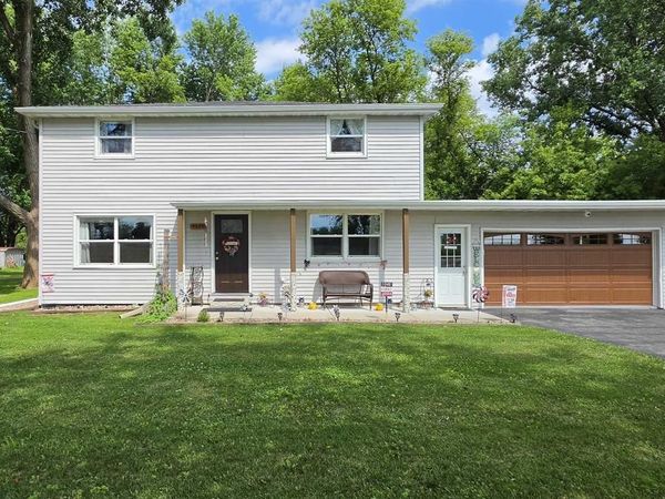 4020 N BALLARD ROAD, Appleton, WI 54913