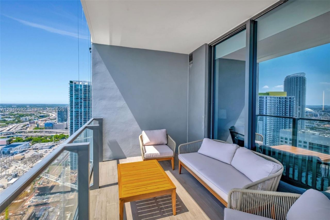 88 SW 7th St, Unit 3604, Miami, FL 33130 Photo