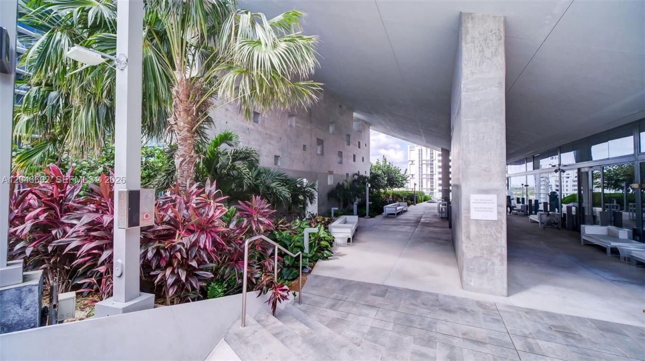 88 SW 7th St, Unit 3604, Miami, FL 33130 Photo