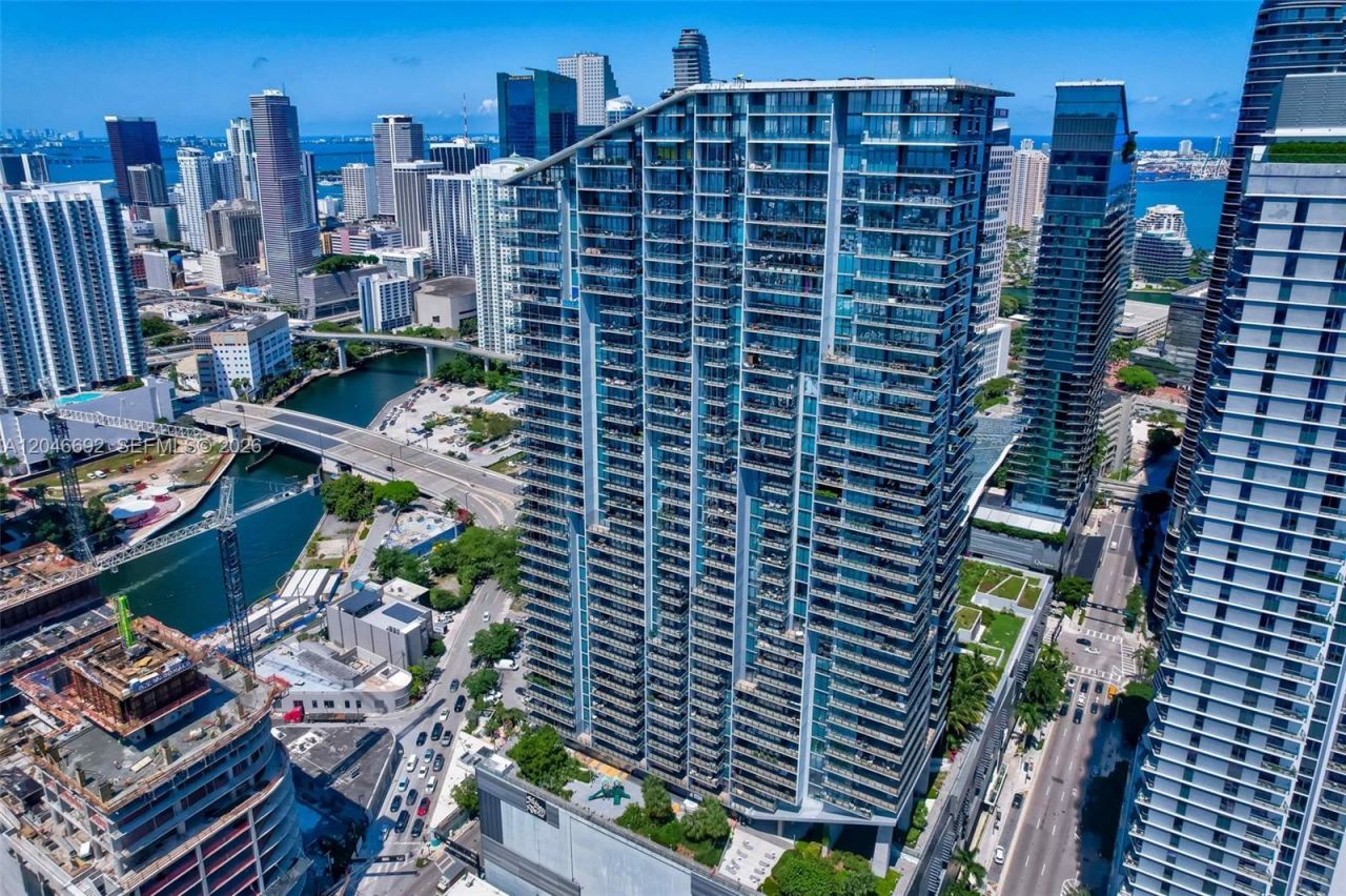88 SW 7th St, Unit 3604, Miami, FL 33130 Photo