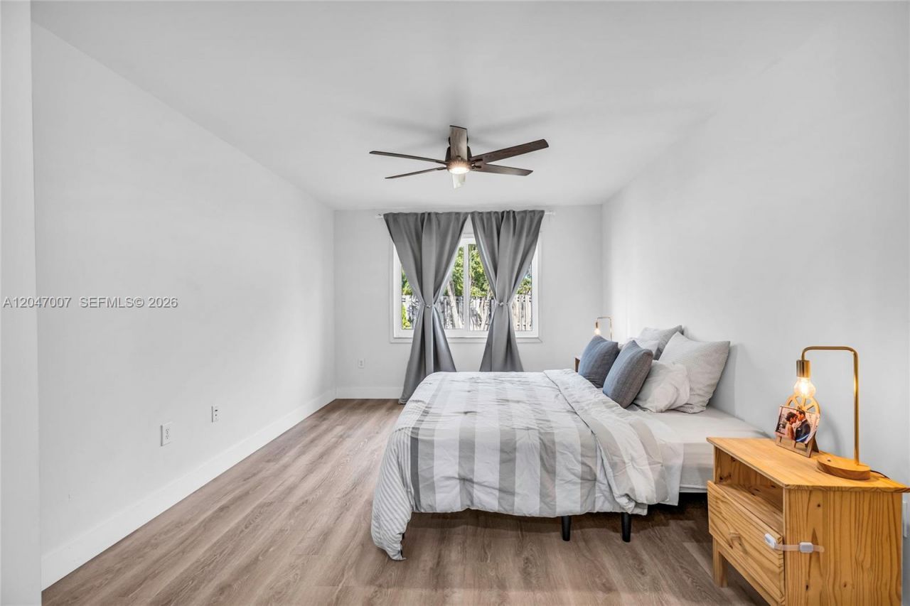 681 Pine Ridge Ter , Davie, FL 33325 Photo