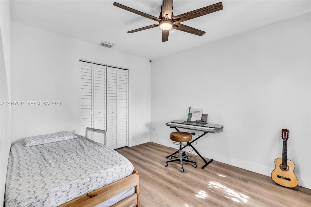 681 Pine Ridge Ter , Davie, FL 33325 Photo