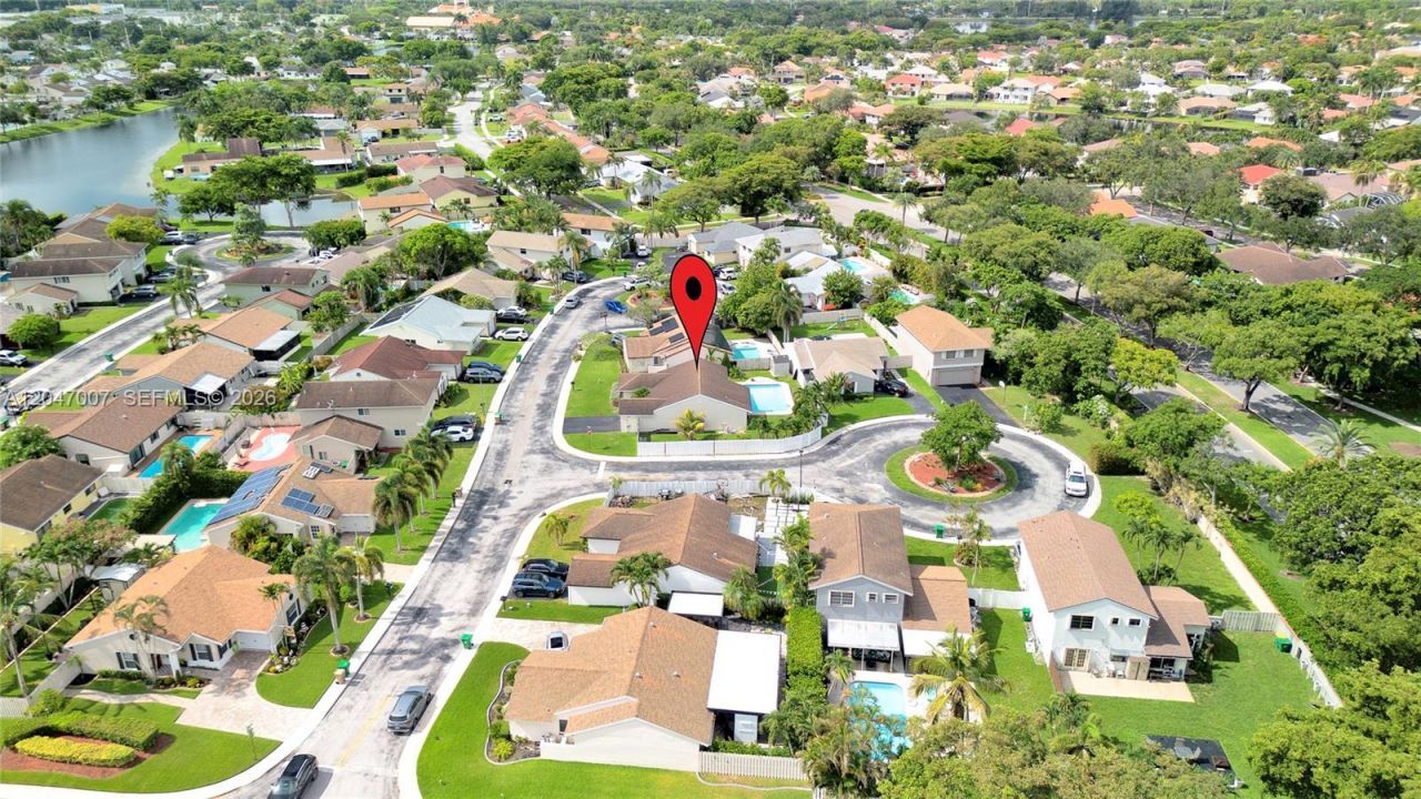 681 Pine Ridge Ter , Davie, FL 33325 Photo