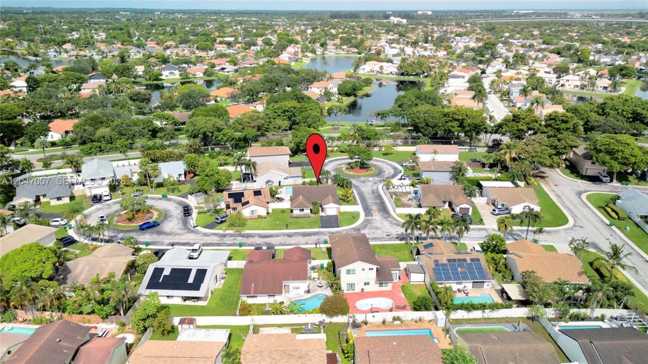 681 Pine Ridge Ter , Davie, FL 33325 Photo