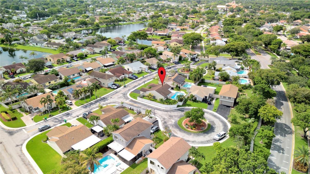 681 Pine Ridge Ter , Davie, FL 33325 Photo