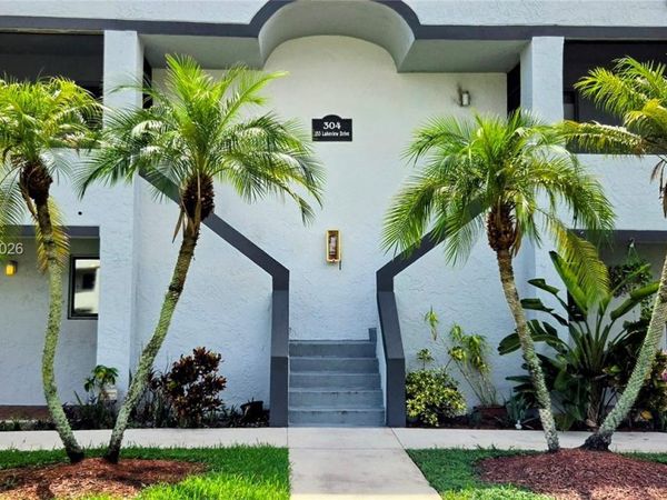 153 Lakeview Dr , Unit 104, Weston, FL 33326