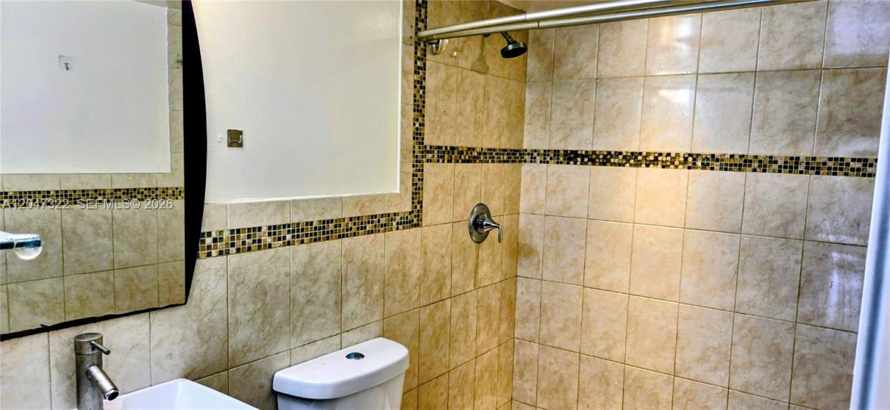 153 Lakeview Dr , Unit 104, Weston, FL 33326 Photo