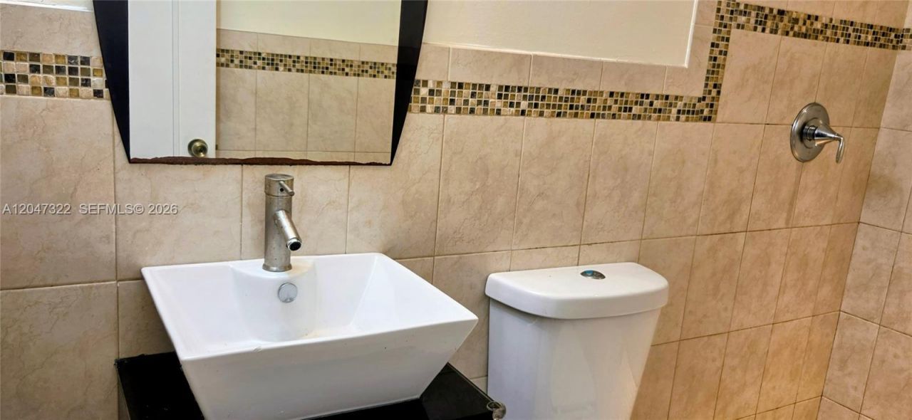153 Lakeview Dr , Unit 104, Weston, FL 33326 Photo