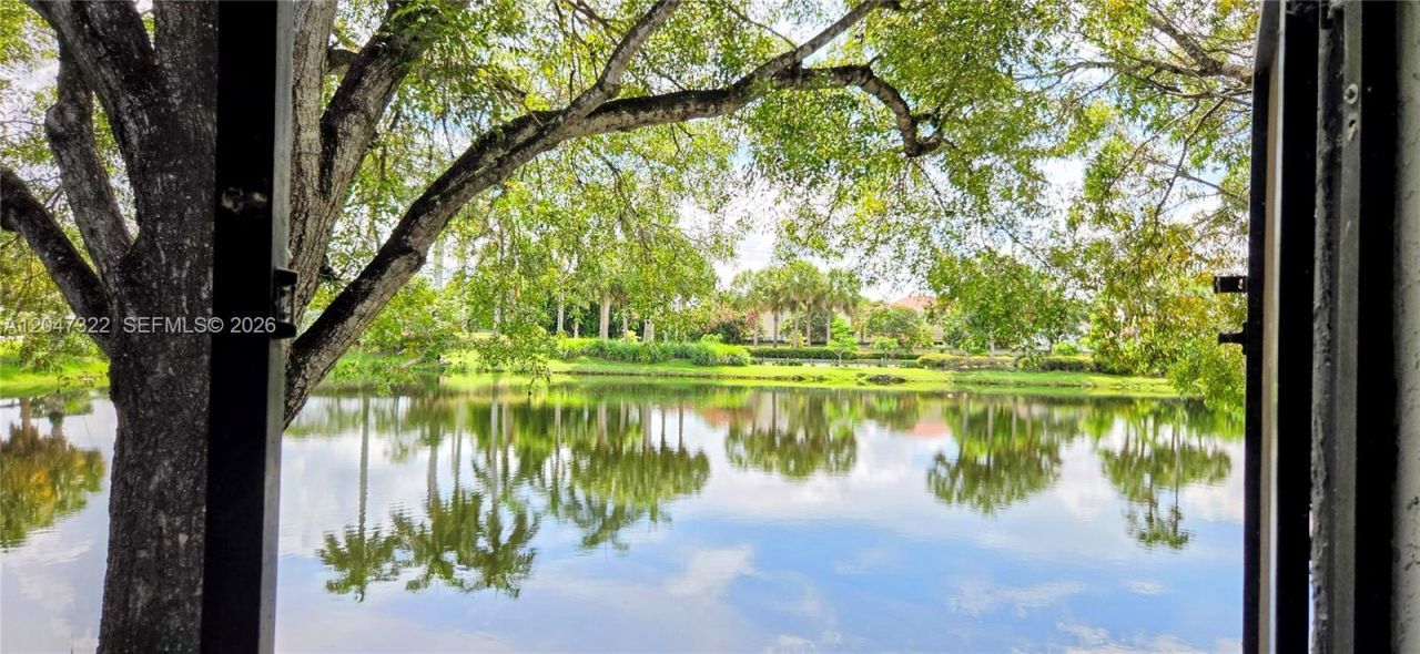 153 Lakeview Dr , Unit 104, Weston, FL 33326 Photo