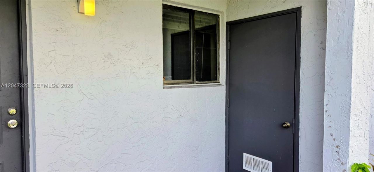153 Lakeview Dr , Unit 104, Weston, FL 33326 Photo