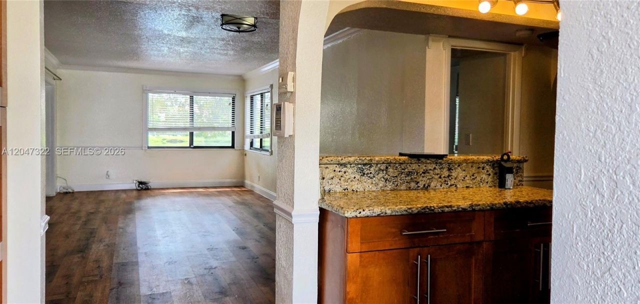 153 Lakeview Dr , Unit 104, Weston, FL 33326 Photo