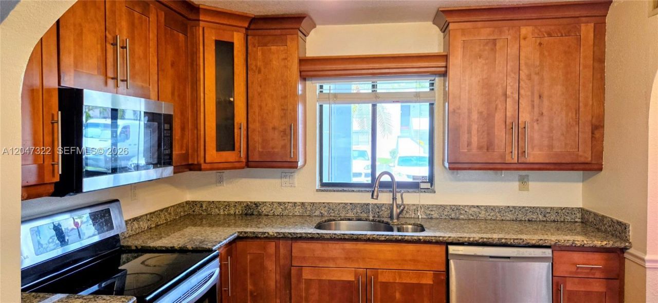 153 Lakeview Dr , Unit 104, Weston, FL 33326 Photo