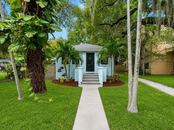 930 NE 132nd St , North Miami, FL 33161