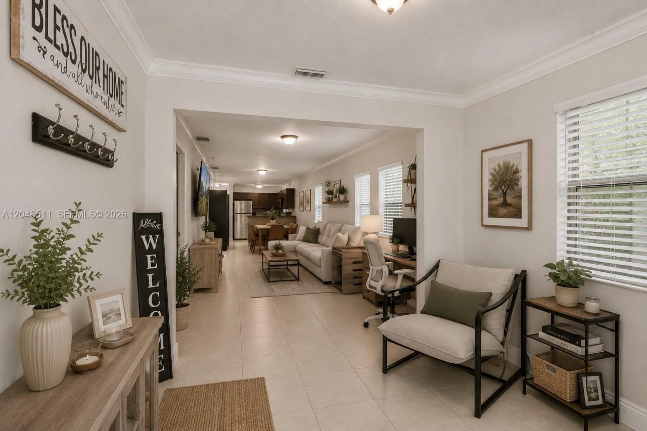 930 NE 132nd St , North Miami, FL 33161 Photo