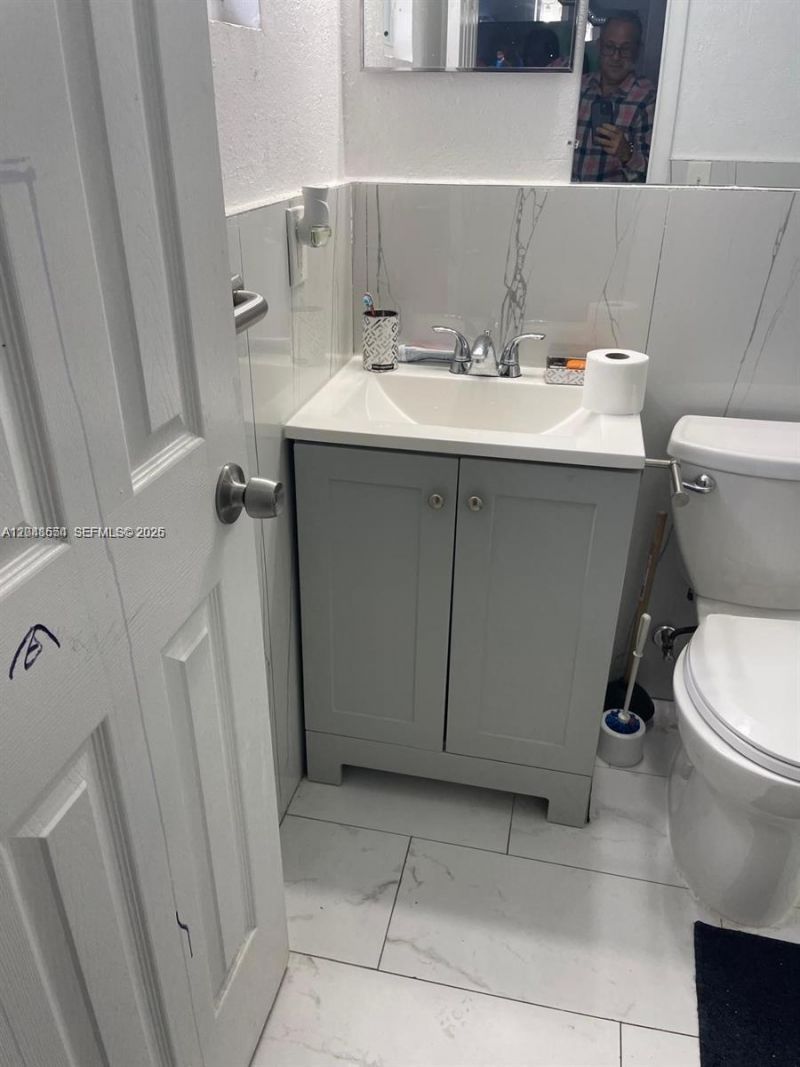 2435 Plunkett St , Unit 1, Hollywood, FL 33020 Photo