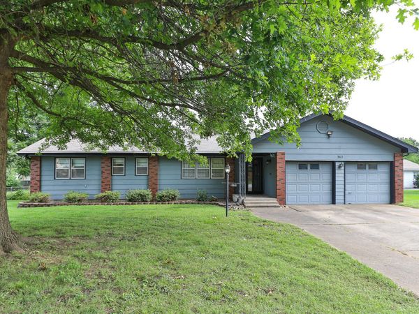 563 W Woodland Street , Springfield, MO 65807
