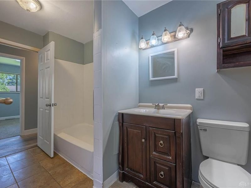 5082 Leedale Drive, Jefferson Township, OH 45417 Photo 10