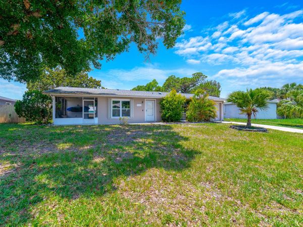 542 Saunders Street, Sebastian, FL 32958