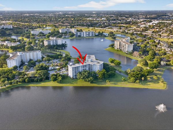 2940 N Course Drive, Unit 903, Pompano Beach, FL 33069