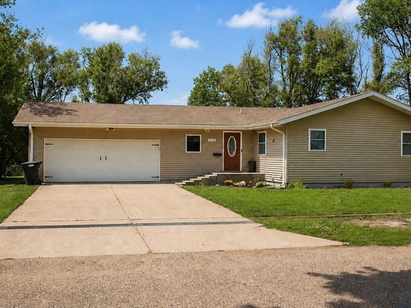 218 HAVEN AVE, Correctionville, IA 51016