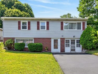 45 Teakwood Dr , Rochester, NY 14609