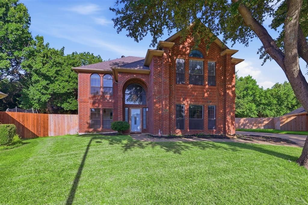 2422 Black Spruce Court, Arlington, TX 76001 Main Photo