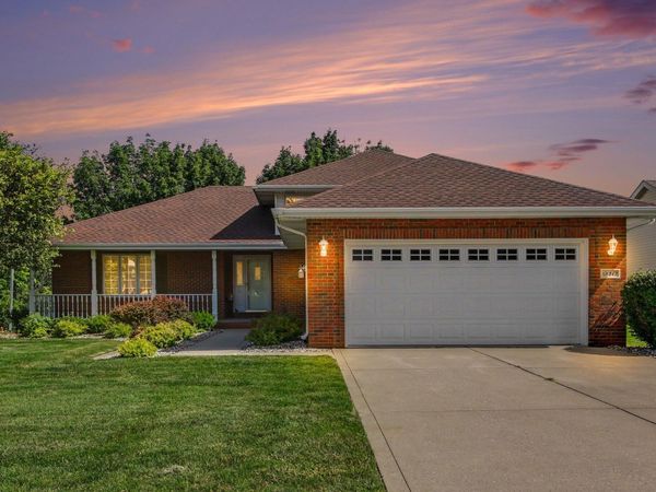 910 Doe Path Lane , Crown Point, IN 46307