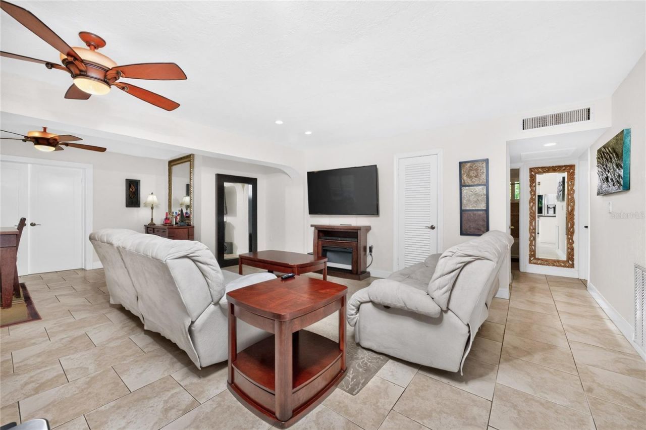 103 Rodgers Avenue Ne, Port Charlotte, FL 33952 Photo