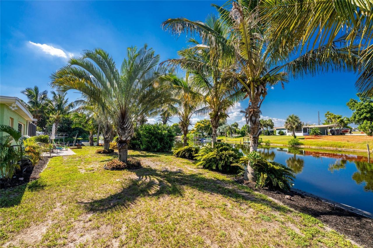 103 Rodgers Avenue Ne, Port Charlotte, FL 33952 Photo