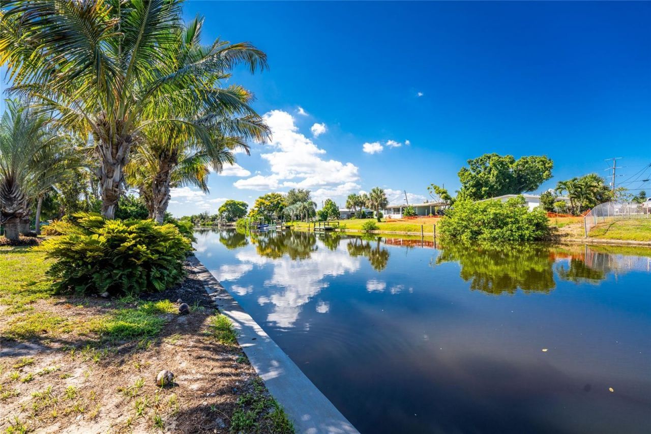 103 Rodgers Avenue Ne, Port Charlotte, FL 33952 Photo