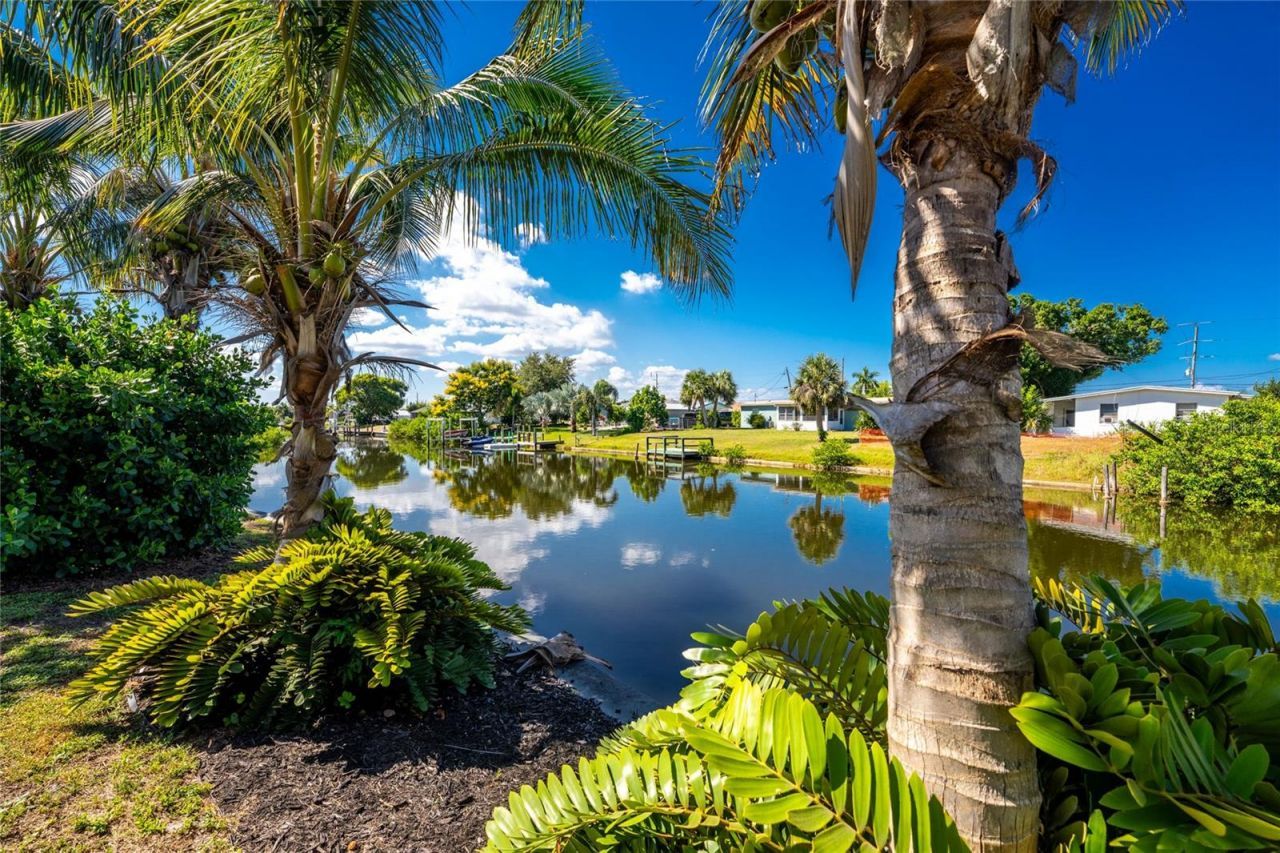 103 Rodgers Avenue Ne, Port Charlotte, FL 33952 Photo