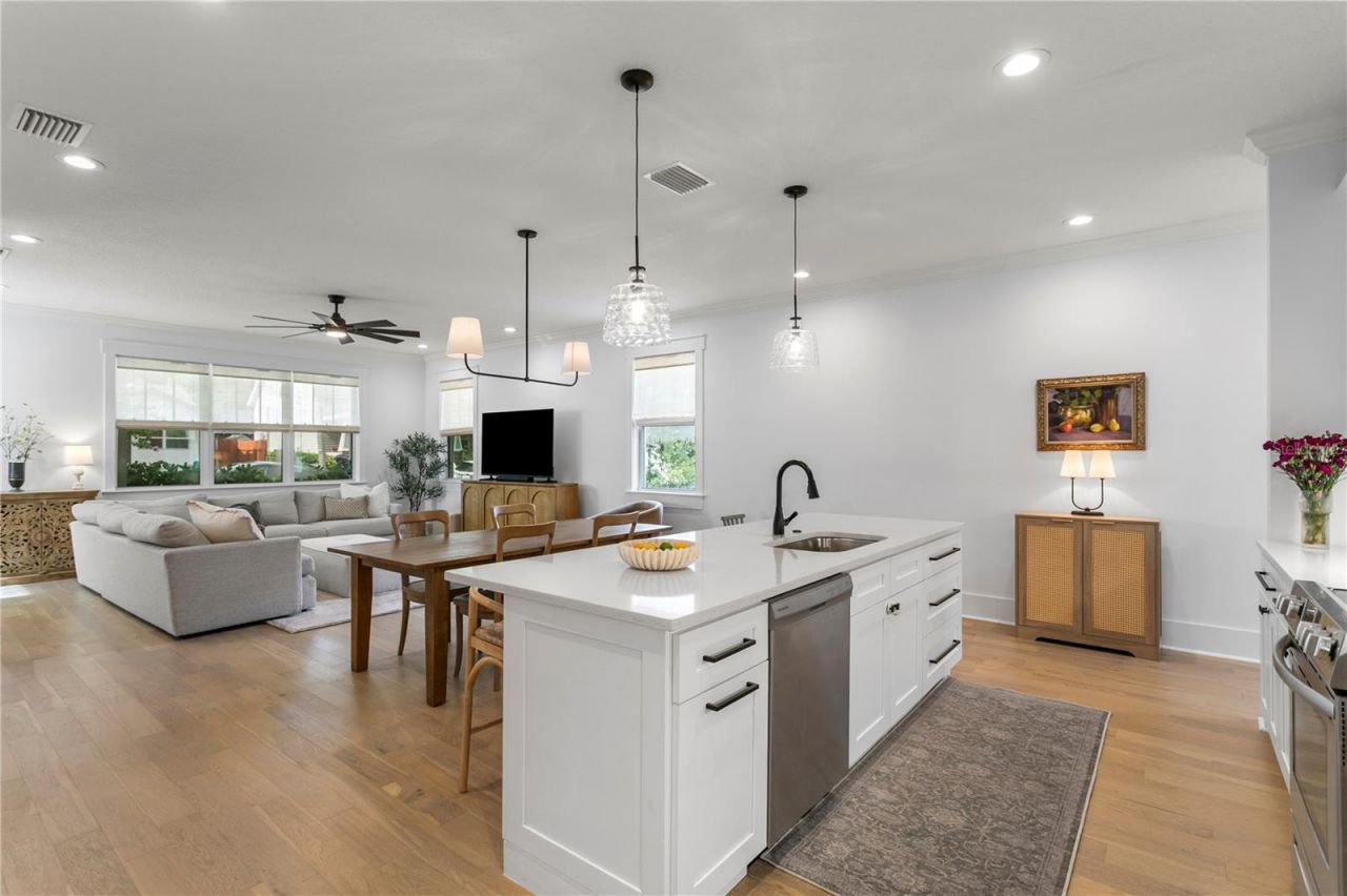 213 W Elm Street, Tampa, FL 33604 Photo