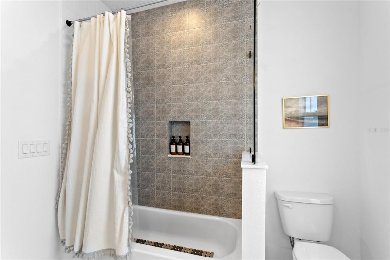 213 W Elm Street, Tampa, FL 33604 Photo