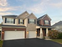 16W764 Hawthorne Court , Willowbrook, IL 60527 primary photo