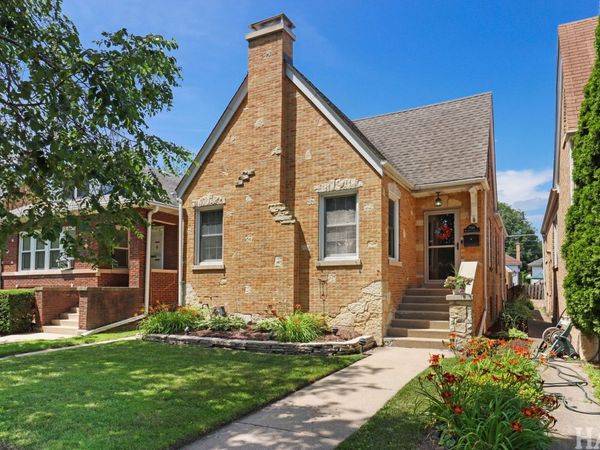 7846 Kenneth Avenue, Skokie, IL 60076