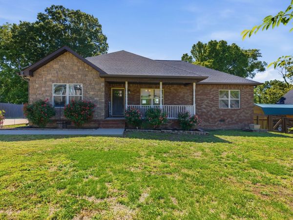 100 Mockingbird Ln , Hartsville, TN 37074