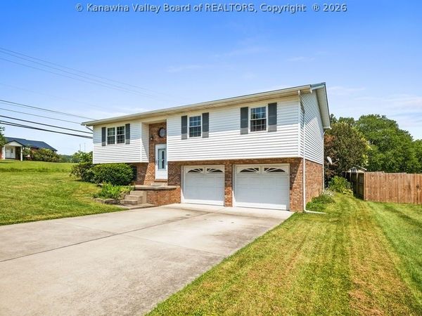 102 Moorefield Place, Scott Depot, WV 25556