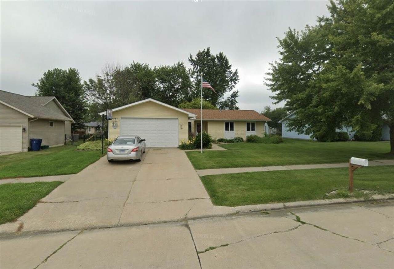 203 Sunrise Dr, Tipton, IA 52772 Main Photo