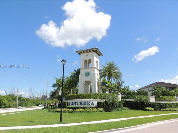 9336 W 34th Ct , Hialeah, FL 33018