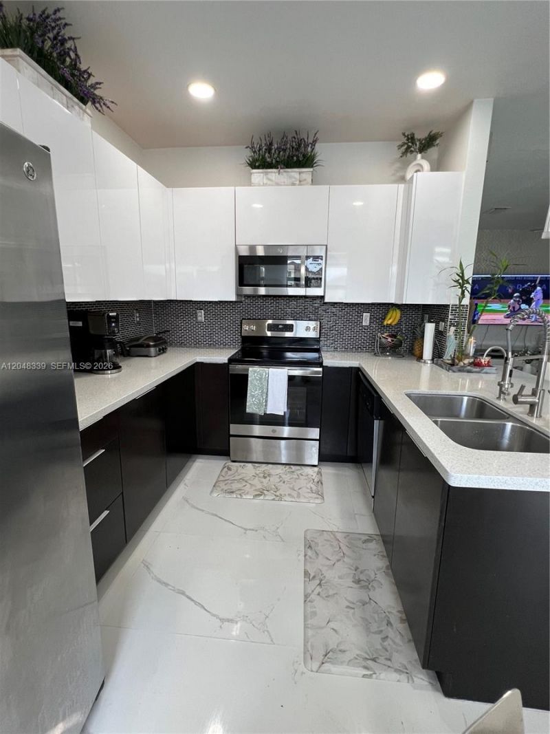9336 W 34th Ct , Hialeah, FL 33018 Photo