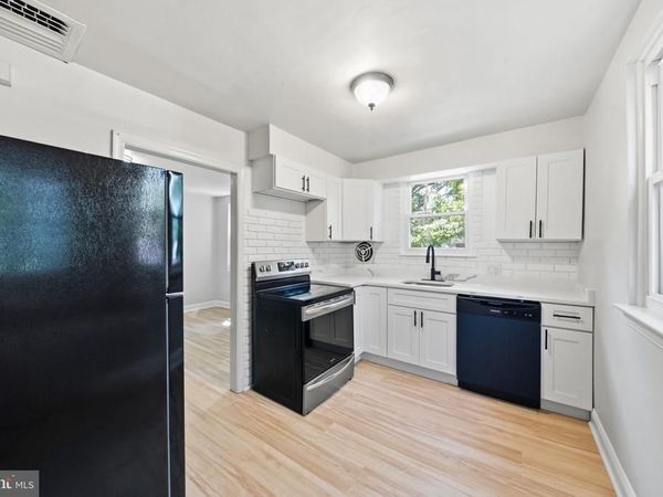 725 IRVINGTON PLACE , CHESTER, PA 19013