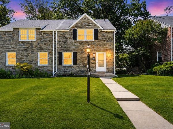 725 IRVINGTON PLACE, CHESTER, PA 19013
