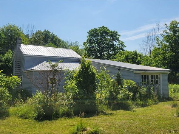 8961 Dinglehole Road , Baldwinsville, NY 13027