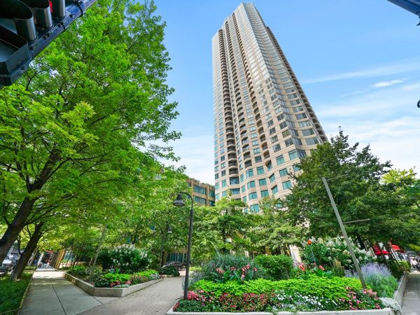 400 N LaSalle Drive , Unit 4401, Chicago, IL 60654